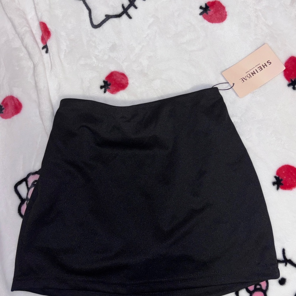 SHEIN Black Pencil Mini Skort